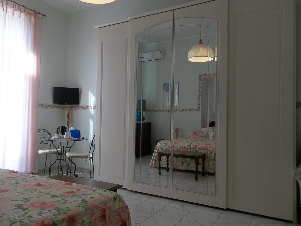נאפולי B&B Chez Caroline מראה חיצוני תמונה